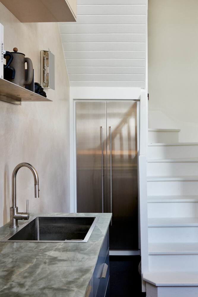 Denison St – Queens Park